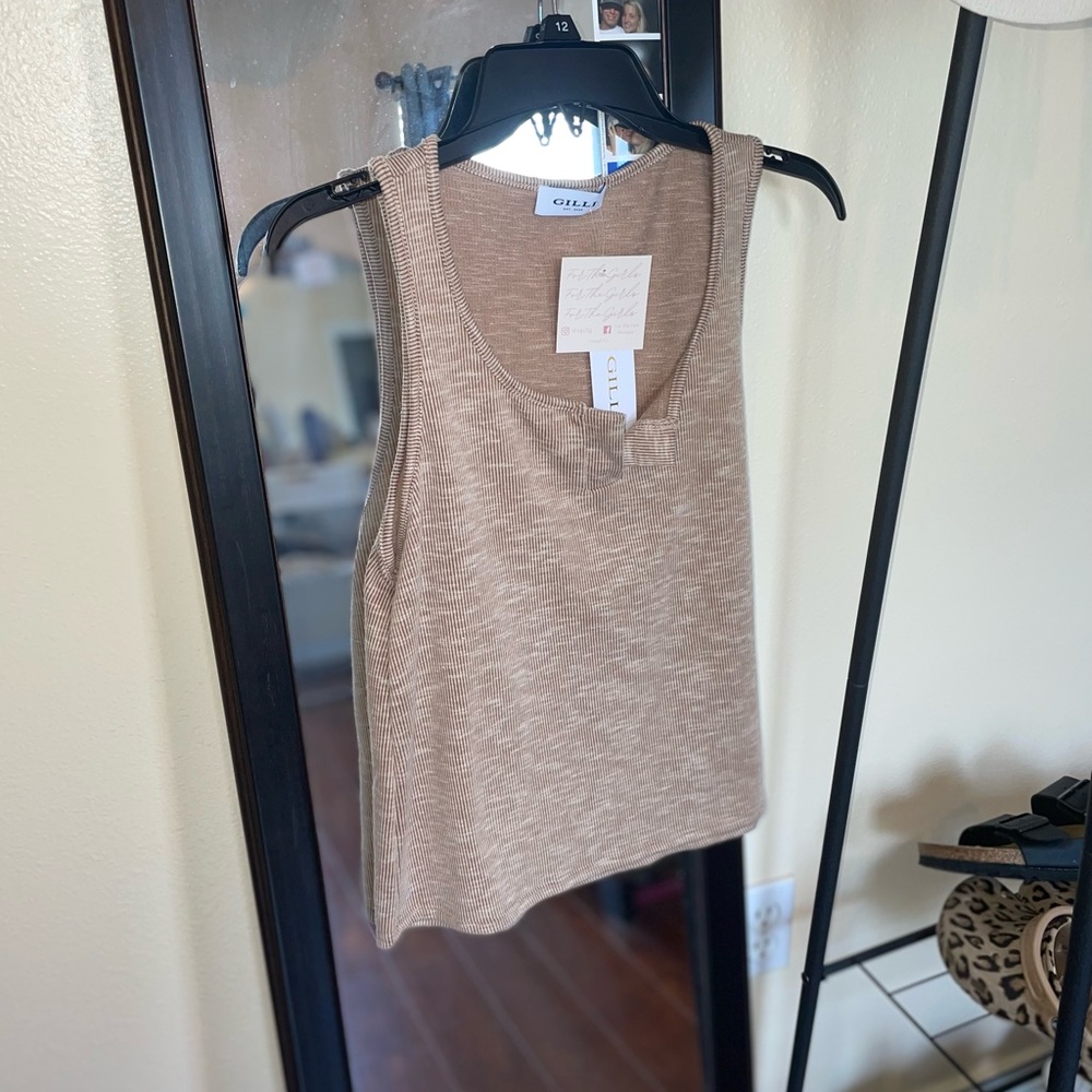 Ribbed lounge tank